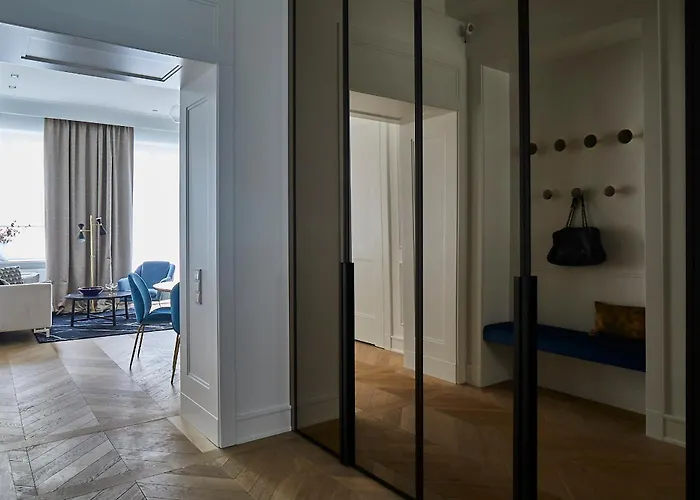 Koszykowa 49a -central With Garage Varsóvia